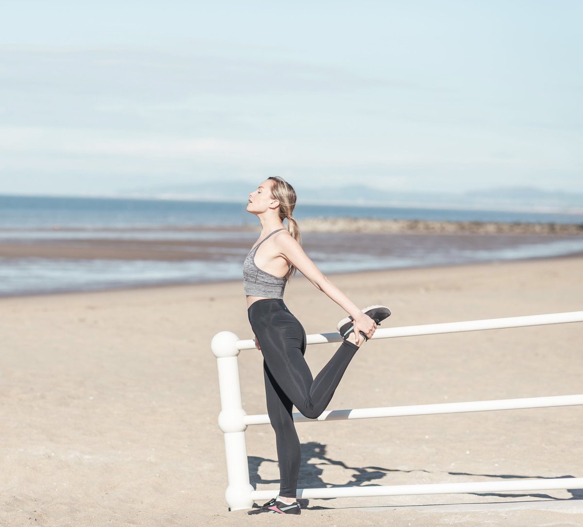 steffigreen1's tweet photo. Fitness shots by Hannah McClune 🧘🏼‍♀️
#actress #model #yoga https://t.co/FXfnZkuvE1