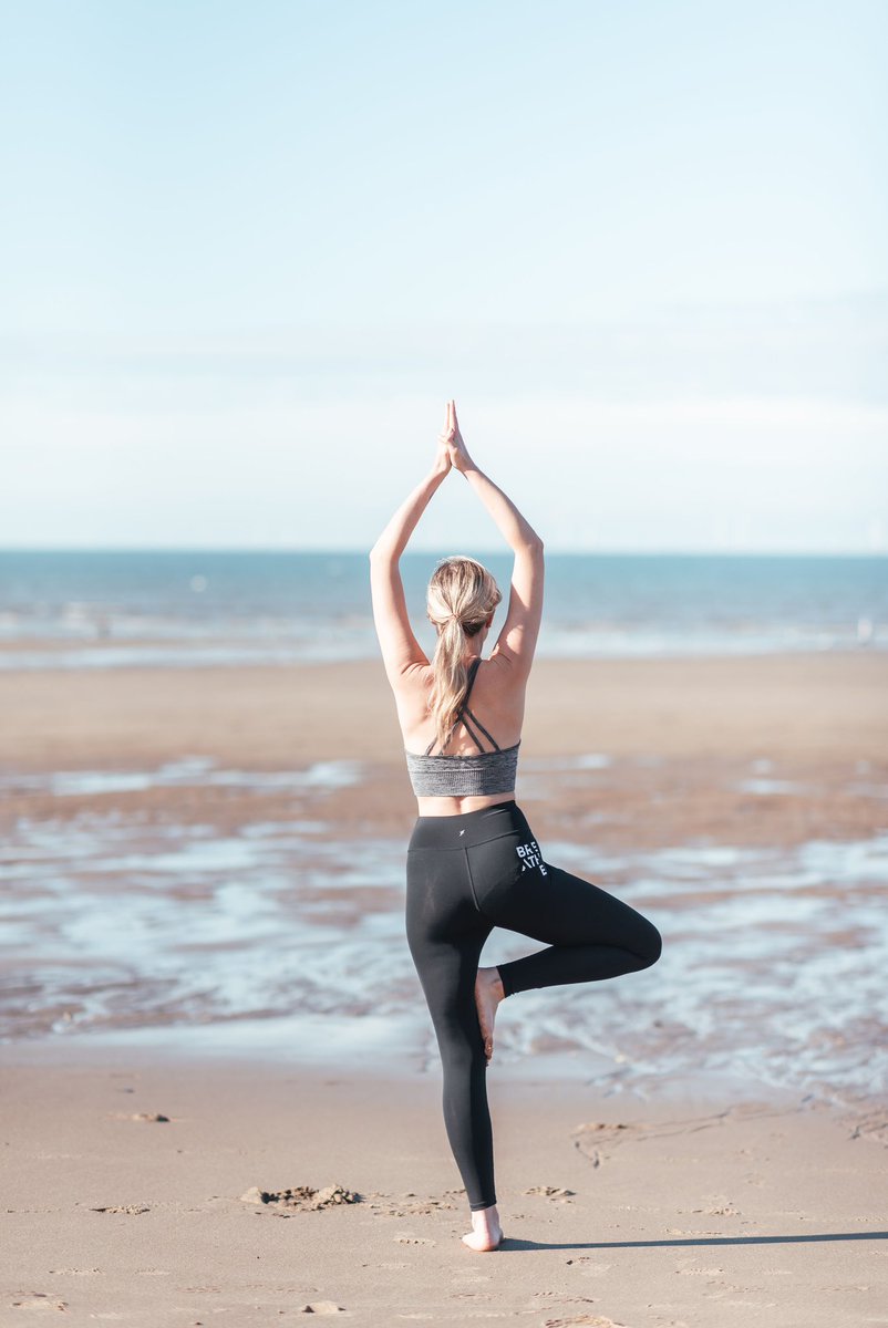 steffigreen1's tweet photo. Fitness shots by Hannah McClune 🧘🏼‍♀️
#actress #model #yoga https://t.co/FXfnZkuvE1