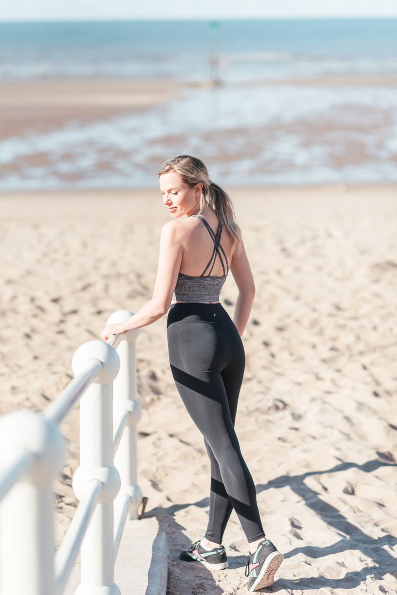 steffigreen1's tweet photo. Fitness shots by Hannah McClune 🧘🏼‍♀️
#actress #model #yoga https://t.co/FXfnZkuvE1