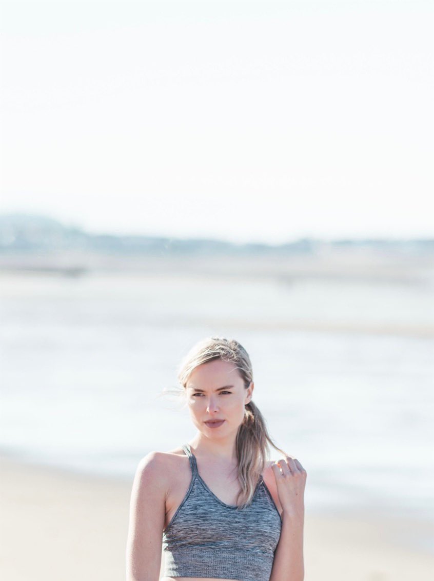 steffigreen1's tweet photo. Fitness shots by Hannah McClune 🧘🏼‍♀️
#actress #model #yoga https://t.co/FXfnZkuvE1