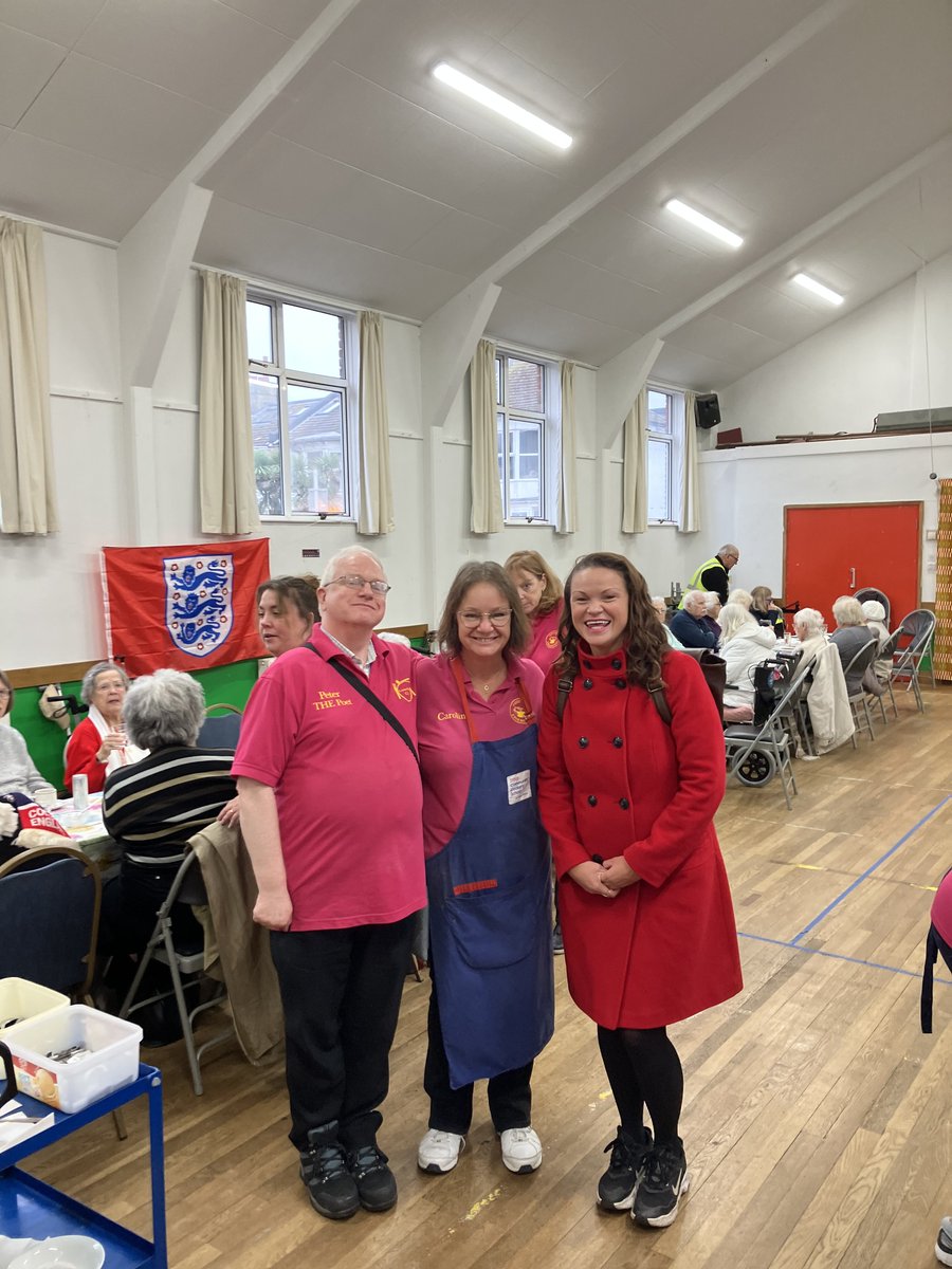 When fareShare sends you philadelphia - make cheesecake! Busiest lunch club of the year with lots of new referrals, the return of some much-missed guests &amp; birthday celebrations. <a href="/bhlabour/">Brighton & Hove Labour Party</a> candidate <a href="/BellaSankey/">Bella Sankey</a> dropped by. Christmas lunch next week! <a href="/HoveMethodists/">Hove Methodist</a> #Community