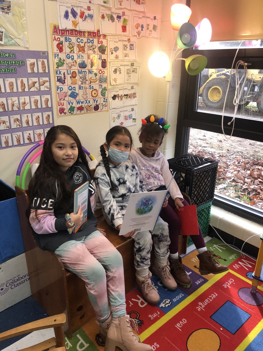 McIntoshElem's tweet photo. Reading Buddies from the classes of Mrs. Diehl and Ms. Bullard. #TeachHustleInspire #NNPSProud #McIntoshScotties #kindergartenlife #readingbuddies #terrificthirdgrade https://t.co/EBuvDZSs8a