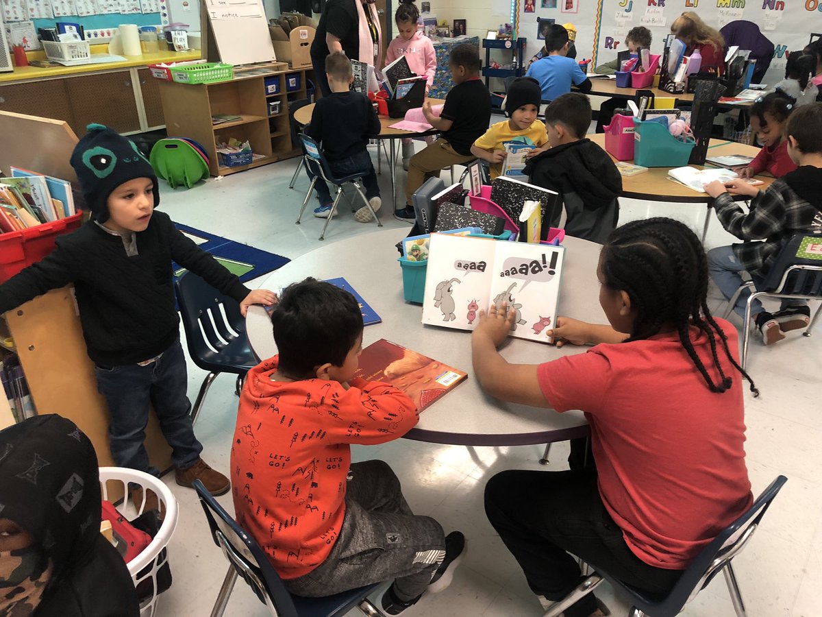 McIntoshElem's tweet photo. Reading Buddies from the classes of Mrs. Diehl and Ms. Bullard. #TeachHustleInspire #NNPSProud #McIntoshScotties #kindergartenlife #readingbuddies #terrificthirdgrade https://t.co/EBuvDZSs8a