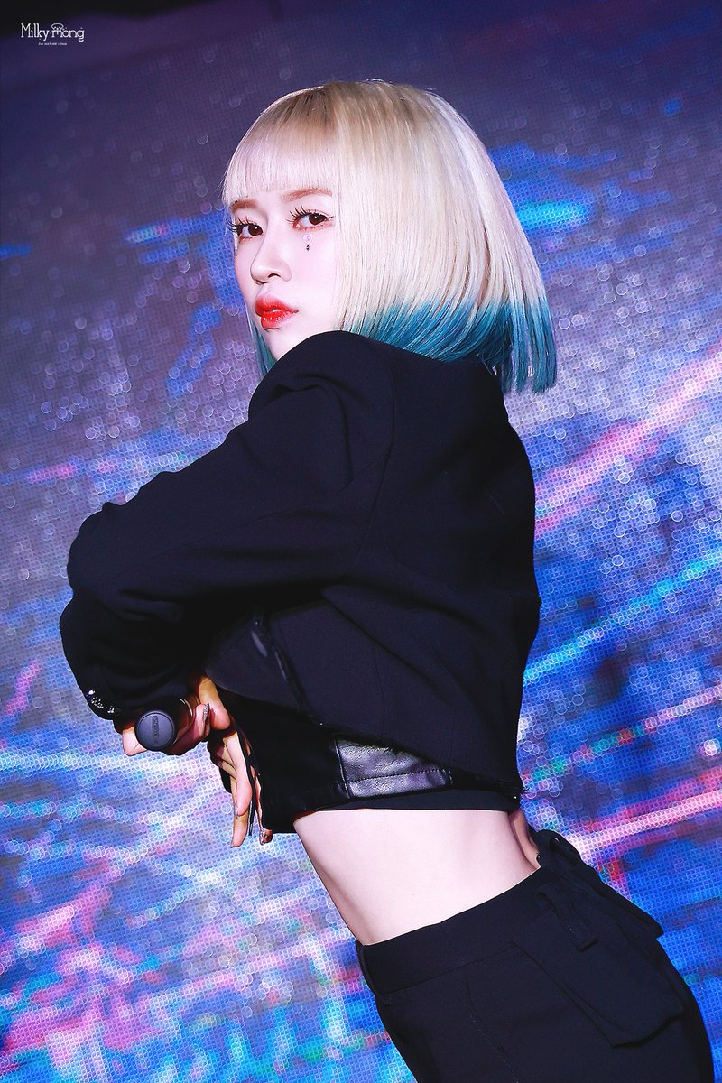 milky_mong's tweet photo. 221213 OOPSIE 🐶🤍
#네이처 #NATURE #ねいちゃ 
#로하 #LOHA @nature_nchworld https://t.co/LMVJm2baXo