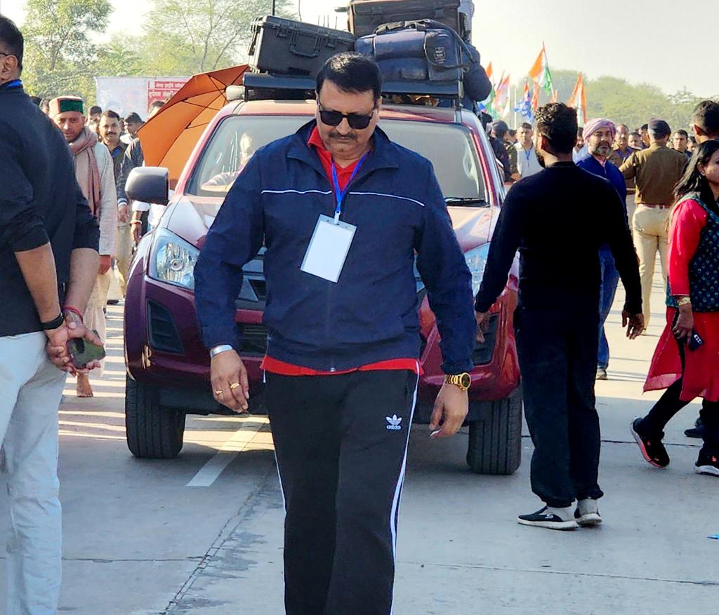 Rajender_INC's tweet photo. कह रहा ज़माना, ये आसमां हमारा!

#BharatJodoYatra https://t.co/uiQvWbdYBi