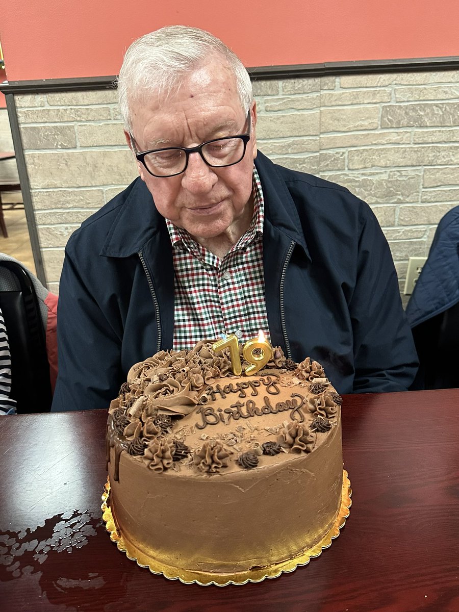 My favorite #CommunityBankers birthday!
79 today, thankful for his influence on my life and the sacrifices he made for all of us.
#DadsBirthday 
<a href="/ICBA/">Independent Community Bankers of America</a> <a href="/CommSpiritBank/">Community Spirit</a>