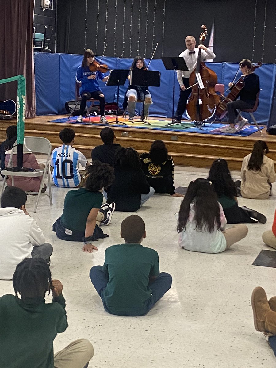 CounselorTHamp's tweet photo. Thanks so much to West Briar’ s band teachers and Westside HS students for performing for our students and sharing info about the different instruments @shadowbriares @HISD_ACC https://t.co/DhgpN2F4gL