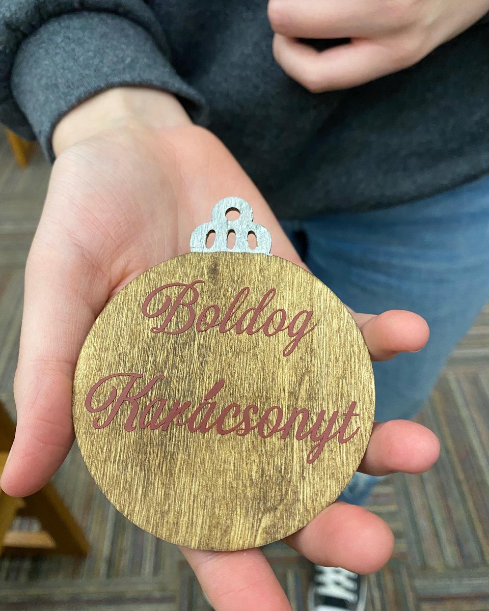 ECCALibrary's tweet photo. Our Holiday Maker Event has been a success! If you haven’t stopped by during your lunch this week, check it out Thursday or Friday! You can personalize an item you bring for yourself or a gift. You can also create a personalized ornament or bookmark! #hvalibrary https://t.co/zc2V7MINPO