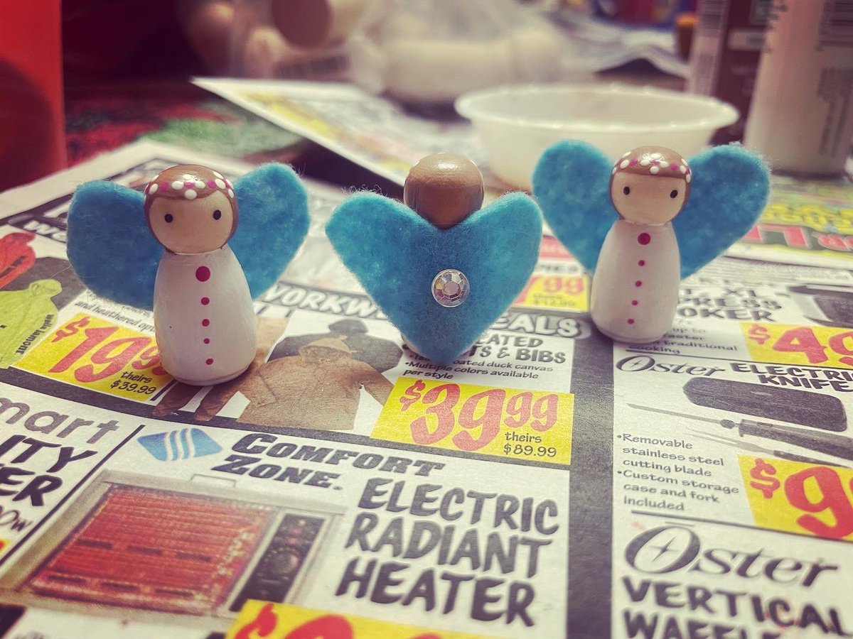 iamsterp's tweet photo. Got commissioned to make this peg doll set. I can create any character or animal. They make darling gifts. DM if you’re interested 🥰 https://t.co/2yVYJrI3yK