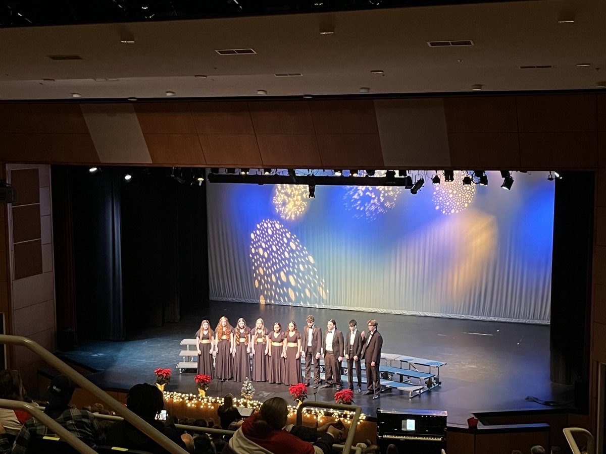 fzeactivities's tweet image. Our @fzelionchoirs performances were spot on! Fantastic show and another night of music to get us in the mood for holiday season! #manyprogramsonepridE