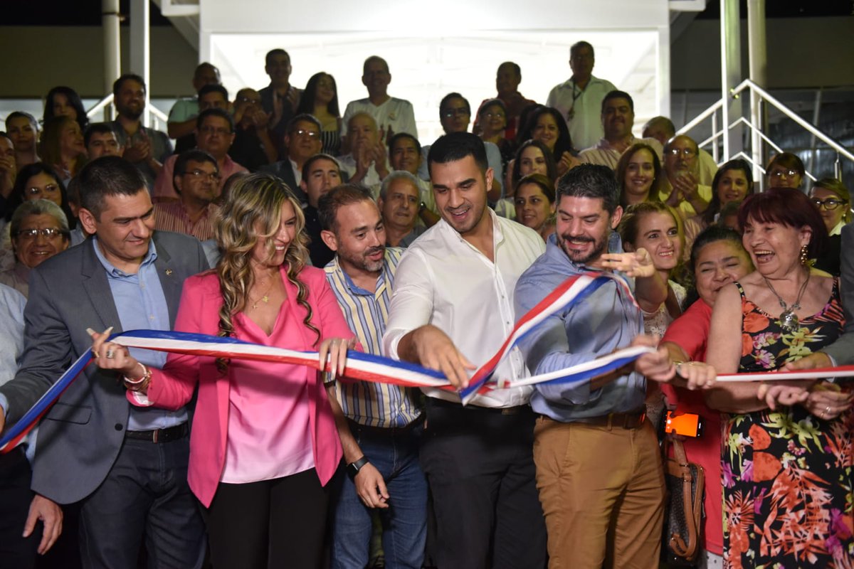 nenechopy's tweet photo. ¡Un sueño hecho realidad! 
Estoy muy contento de poder inaugurar las mejoras en lo que desde hoy es la nueva Estación de Buses de Asunción.
Sé que todavía falta mucho por hacer, por eso ya estamos en proceso para la realización de las mejoras en otros sectores #SeguimosTrabajando https://t.co/wCNS4gWQgp