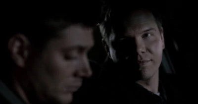 LeighGolden13's tweet photo. Ok… WAIT! Rewatching #Supernatural, S4 E14… #DeanWinchester’s siren appears as a man even though all the previous ones in the episode appeared as female strippers… if that’s not an insight, then I don’t know what is! #DeanisBi #Destiel #DestielisCanon https://t.co/WUgDtMKLeT