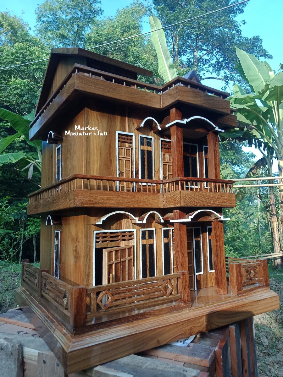 Miniatur berbahan kayu jati kuno (Antique) Rumah Minimalis 2 Lantai