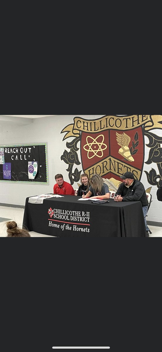 Signing ✅ for NCMC Women’s Golf today! Great addition from Chillicothe! 🏴‍☠️⛳️