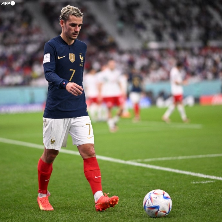 Antoine Griezmann con Francia:

➦ 42 goles.
➦ 28 asistencias.
➦ 116 partidos.
➦ 2 finales del mundo.
➦ Tercer máximo goleador histórico.
➦ Campeón del mundo (Balón de Bronce y Bota de Plata).
➦ Campeón Nations League.
➦ Subcampeón Euro (MVP y Balón de Oro).

LEGENDARIO.