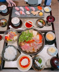 adriano01505151's tweet photo. Shikiku Japanese Restaurant in the International Financial Center in Central, Hong Kong is very popular, especially his Wagyu Beef Sukiyaki. Paired with fragrant foie gras and Japanese eggs, it is tender and delicious. The seafood don and sushi are also very fresh, very satisfied https://t.co/B4nBBisLoz