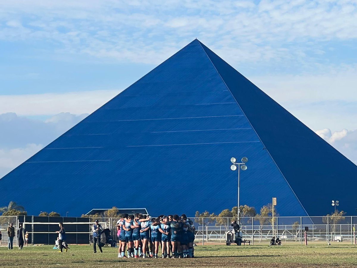 The Mongrel lads pictured in front oh the iconic <a href="/CSULB/">Cal State Long Beach</a> pyramid