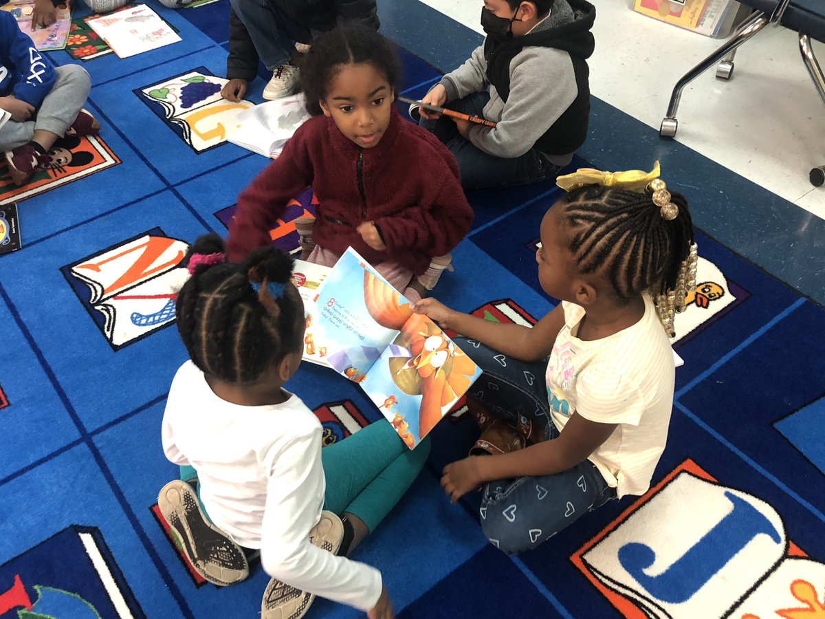 McIntoshElem's tweet photo. Reading Buddies from the classes of Mrs. Diehl and Ms. Bullard. #TeachHustleInspire #NNPSProud #McIntoshScotties #kindergartenlife #readingbuddies #terrificthirdgrade https://t.co/MZIdtmoJgh