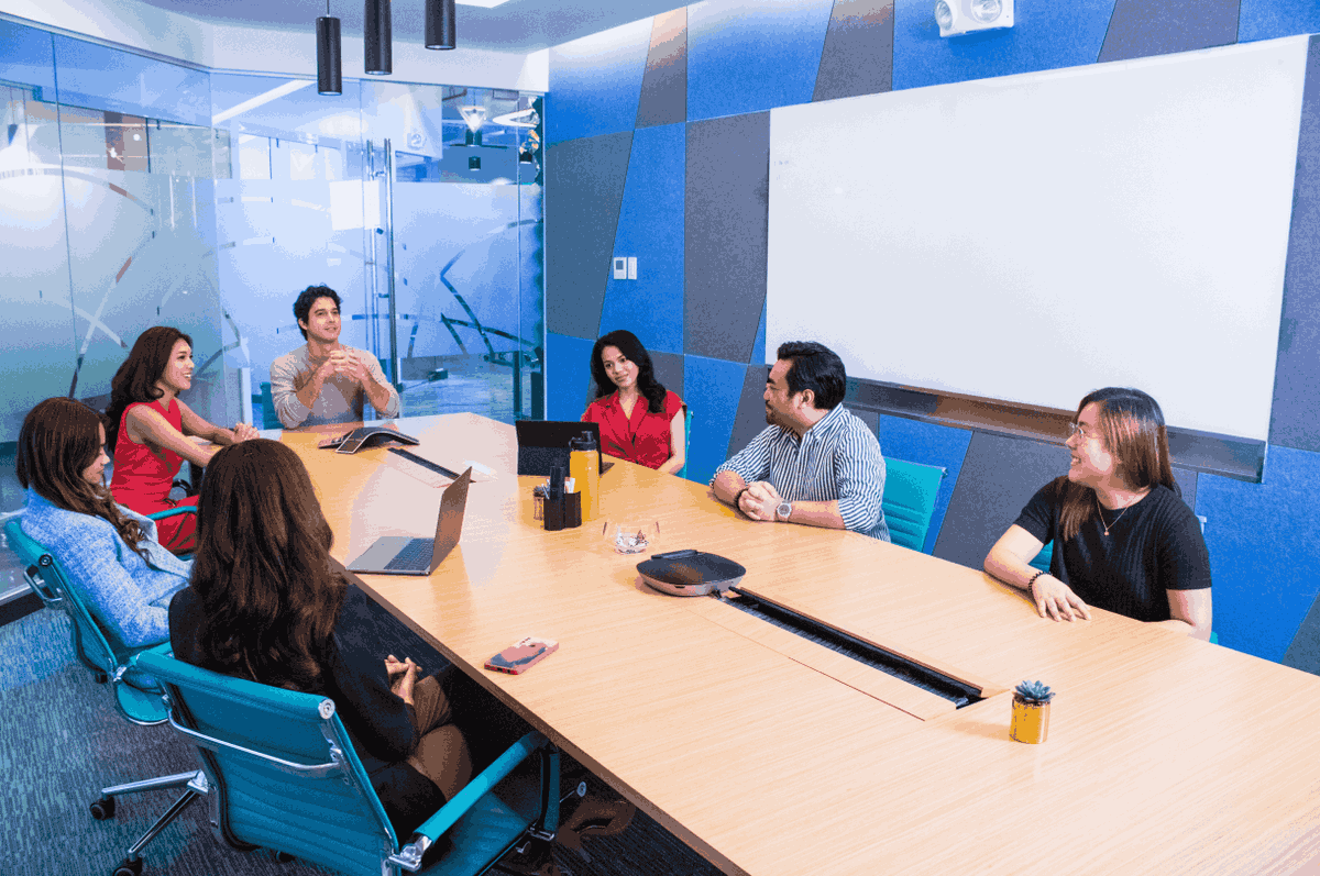 kmc_solutions's tweet photo. Our #workspace in #Skyrise4B sets the standard of providing an #agile workspace allowing individuals and #teams to work more closely with one another, improving #collaboration and #communication.

Check our spaces in #Cebu at https://t.co/MKrpuVvv8a 🚀 https://t.co/VTeez9ZY61