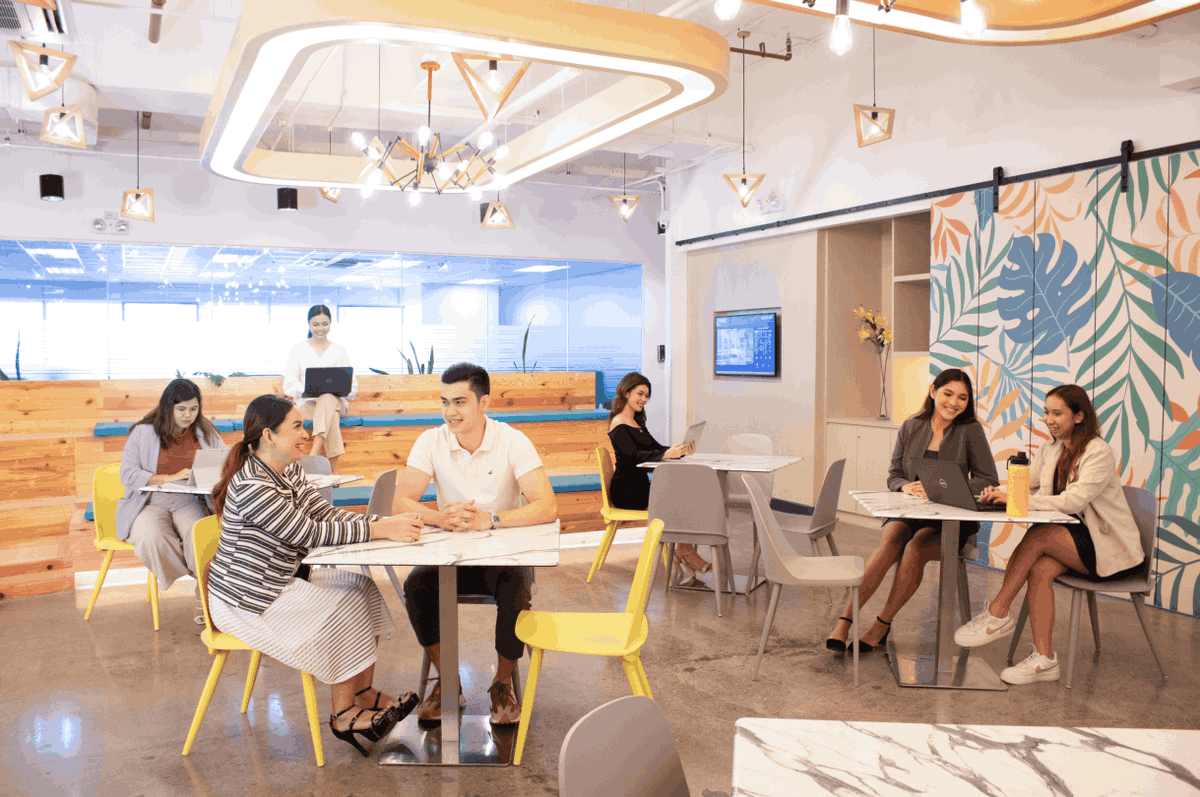 kmc_solutions's tweet photo. Our #workspace in #Skyrise4B sets the standard of providing an #agile workspace allowing individuals and #teams to work more closely with one another, improving #collaboration and #communication.

Check our spaces in #Cebu at https://t.co/MKrpuVvv8a 🚀 https://t.co/VTeez9ZY61