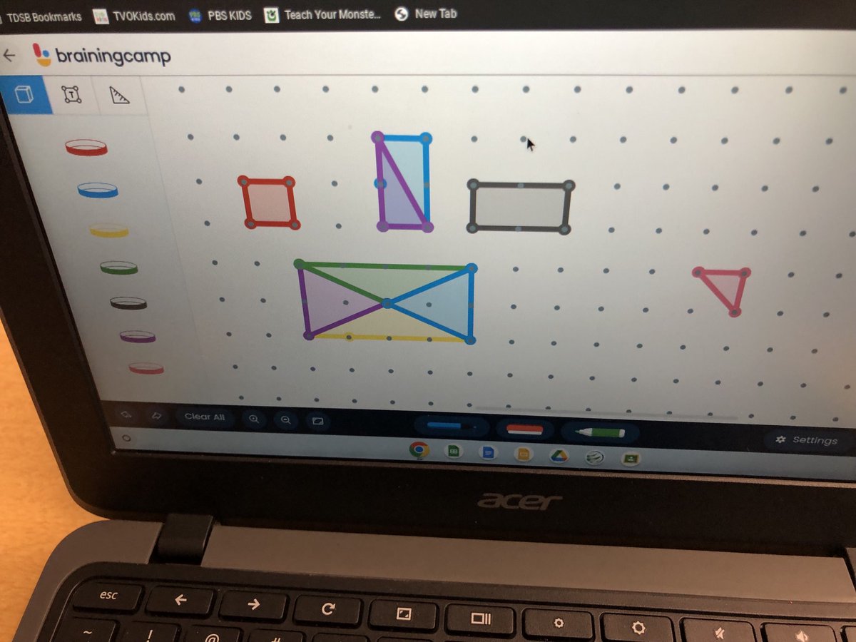 MmeLisa_Lewis's tweet image. Gr 1 + 2 kids exploring shapes with ⁦@brainingcamp⁩ in math class. The ⁦@tdsbVL⁩ has many more resources. As a teacher librarian, I collaborate w/the entire school community. #ONSchoolLibrary ⁦@TDSB_STEM⁩ @