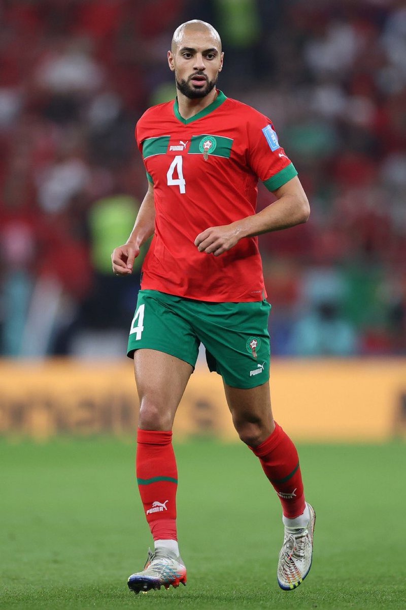 CataRoque's tweet photo. Lo que jugó, lo que aportó. Desde el primer partido me levantó todas las veces posibles de la silla, lo aplaudí, lo ovacioné. Me emocionó.
Y a donde vaya ahora después del Mundial, le seguiré. ¡JUGADORAZO!
Gracias, Sofyan Amrabat.
El 4 de Marruecos 🇲🇦. 

#FIFAWorldCup #Qatar2022 https://t.co/EpZh6f0HzW