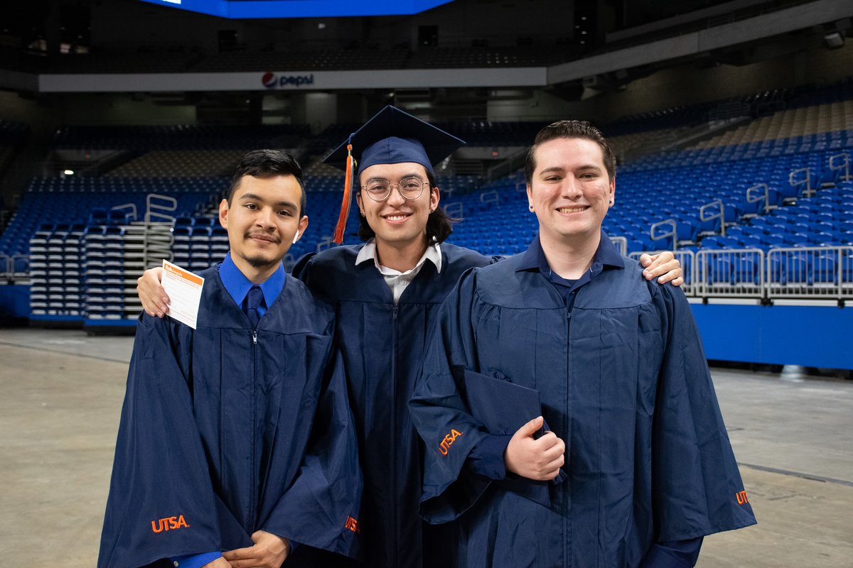 UTSA's tweet image. New UTSA Alumni, stay in touch with us through the Alumni Association! Our Alumni Association hosts fun events, fantastic tailgates, and great networking opportunities.

Learn more: bit.ly/3VQLY4x

#UTSA #UTSAGrad22 @UTSAAlumni