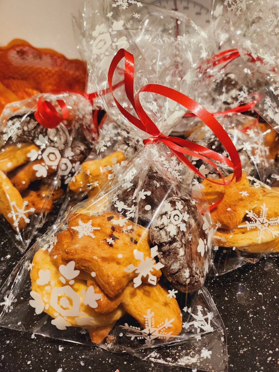 En mode biscuits...

Et vous? Noël est plutôt salé ou sucré ?

#biscuit #gateau #Noel #cadeaux
