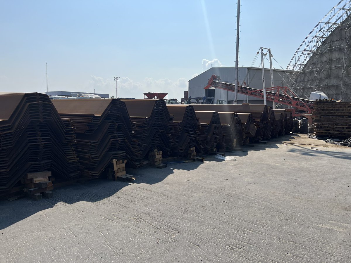 TradeAcero's tweet image. Algunas fotos de nuestro inventario en México de #tablestaca metálica. Disponible para tus proyectos para entrega inmediata. Ponte en contacto con nosotros. Tel. 4422291328