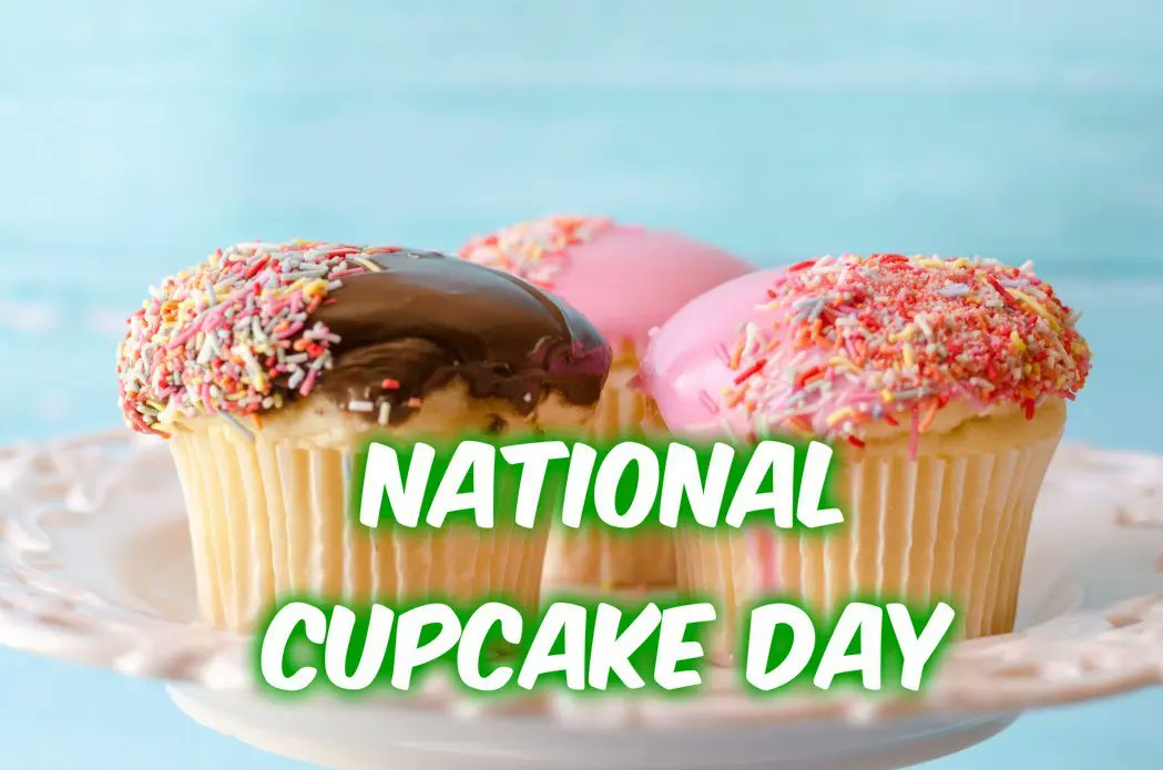 Happy national cupcake day! what is your favorite cupcake to eat? Let me know below! #tampa #holidayseason #soldbyRoberto #homeowners #WesleyChapelHomes #homeownership #Realestate #bestdays #loveyourself #realestate #happyholidays #homeowner #hillsboroughrealtor #christmascookies