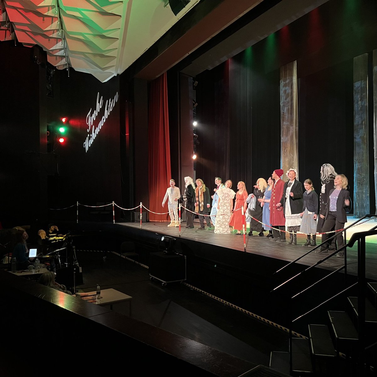 Morgen Premiere im Theater und Konzerthaus Solingen: Aschenputtel und der Prinz. Elf Vorstellungen, nur noch Restkarten. Theater-solingen.de