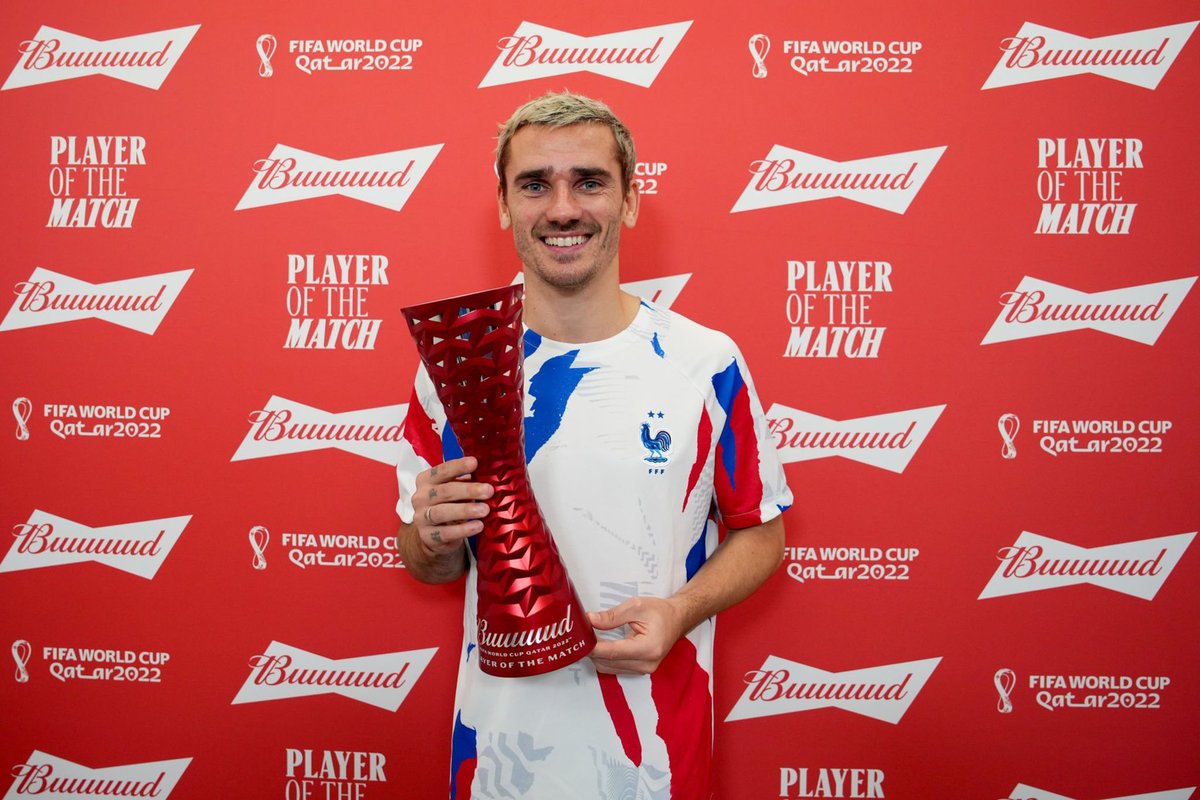 Por fín le dan un MVP. Griezmann ha metido a Francia en dos finales en 4 años. Es impresionante lo de Antoine en la selección. Hace poco más de un año era un jugador irrecuperable para la mayoría. Simeone apostó por él y el tiempo les dió la razón.