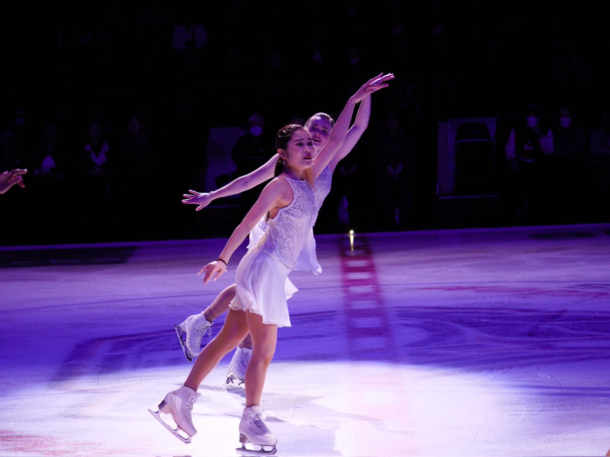gentle_blooms's tweet photo. the girls' number was so moving 🤍✨️ #SatokoMiyahara #宮原知子 #KaitlynWeaver #KirstenMooreTowers #AlissaCzisny #MariahBell #SOIHoliday2022 https://t.co/MoRWNM6p7L