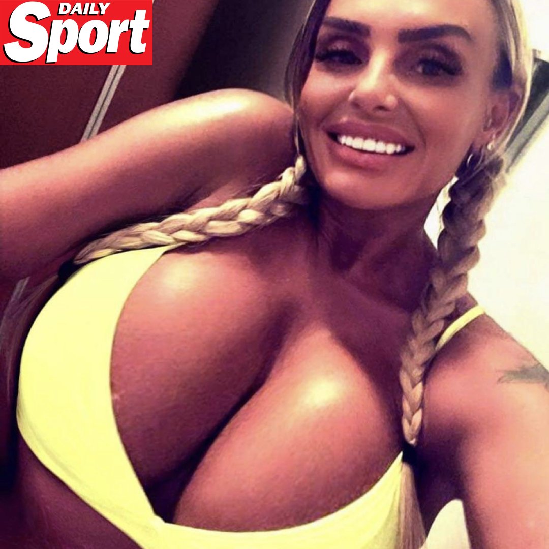 Daily_Sport's tweet photo. #Midweek5MinutesWith Check out #SportBabe Shantel Page https://t.co/sIdhruPrek #TeamDailySport #MidweekSport #WednesdaySport #BabeOfTheWeek #TheSport #TheSportBabes #MidweekBabe #UKBabes #DailySport #InTheSport #Boobs #Blondes #RT https://t.co/dXW5KOjBsh