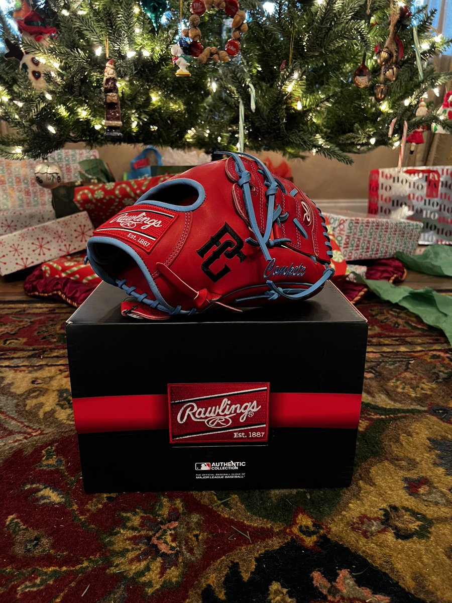 ethan16wheeler's tweet photo. Thank you PG and Rawlings #RawlingsCustom #TeamRawlings #PGAAC https://t.co/46aLzz4VJH