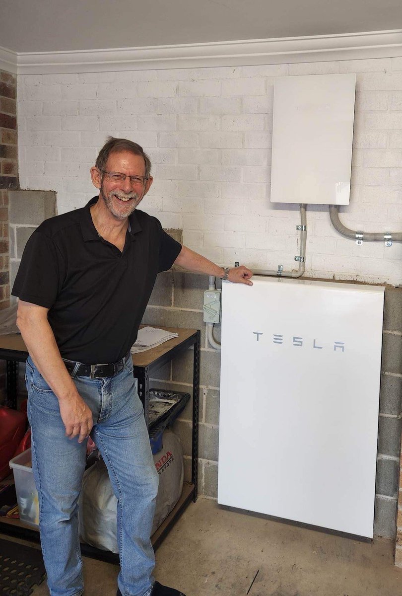 Another Happy #Tesla #Powerwall2 customer!

#greensolar #greensolarsystems #brisbanesolar #solarenergysystem #solarpanels #solarpower #solarenergy  #homebattery