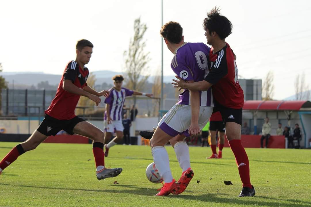 城彰二　バリャドリード 背番号25 城彰二 2000年、Jリ…：サッカー・スペイン1部リーグの日本選手 写真