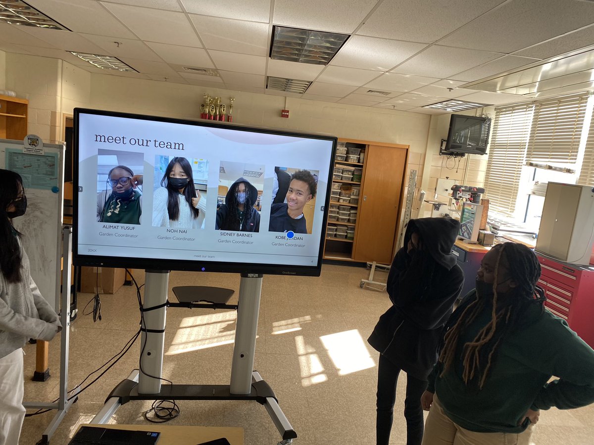 Grade 7 magnet students role played as community garden coordinators. Presented power packed multimedia presentations and graciously took peer feedback.