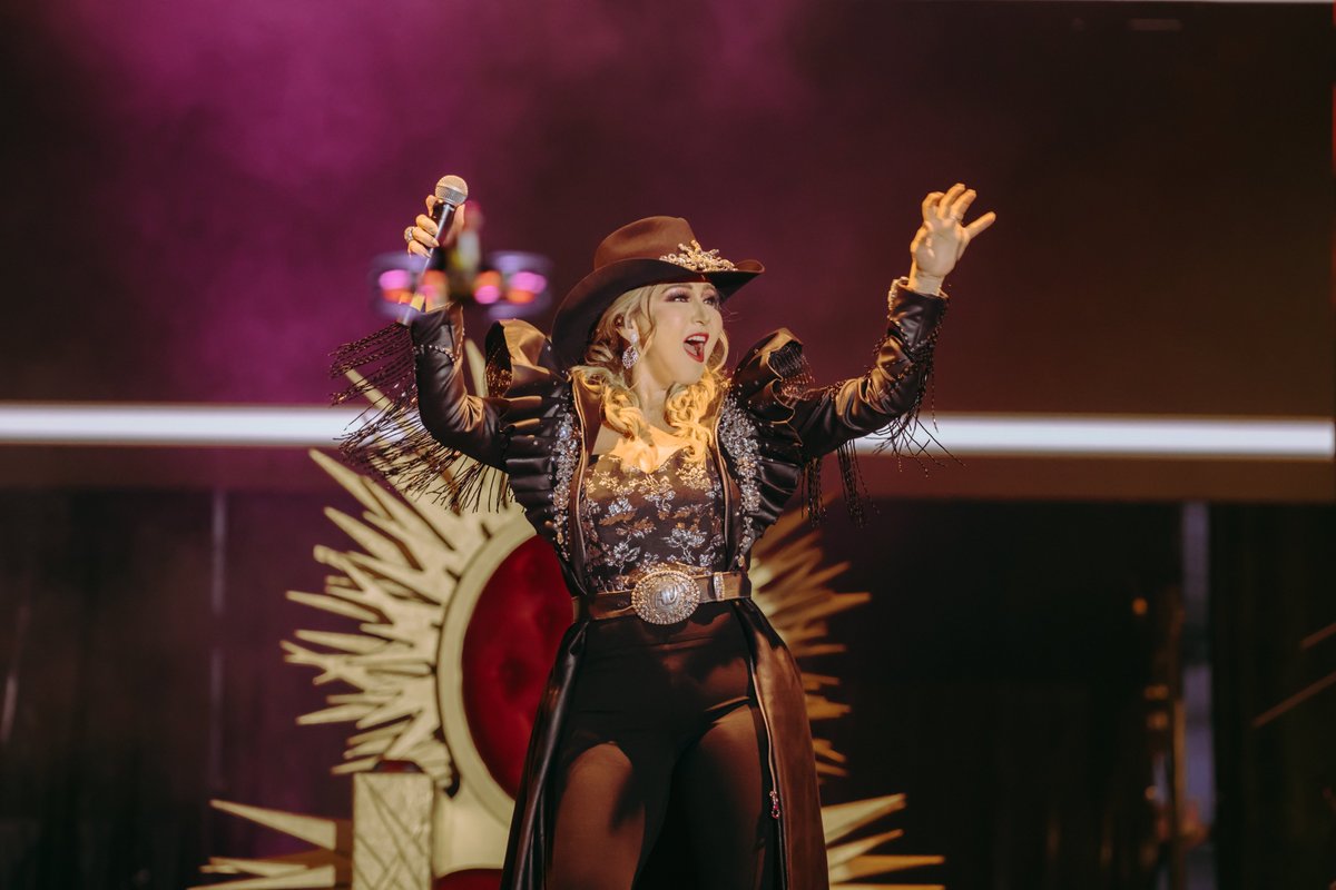NortexFestival's tweet photo. Todos quedamos con la boca abierta después de tremendo show que nos regaló @LaVillarrealMx 😍🔥 ¿Qué les pareció la gran sorpresa con su hija @meleniecarmona? 👀

#Nortex2022 #YoSoyNortex https://t.co/8Rg1tfjmbe