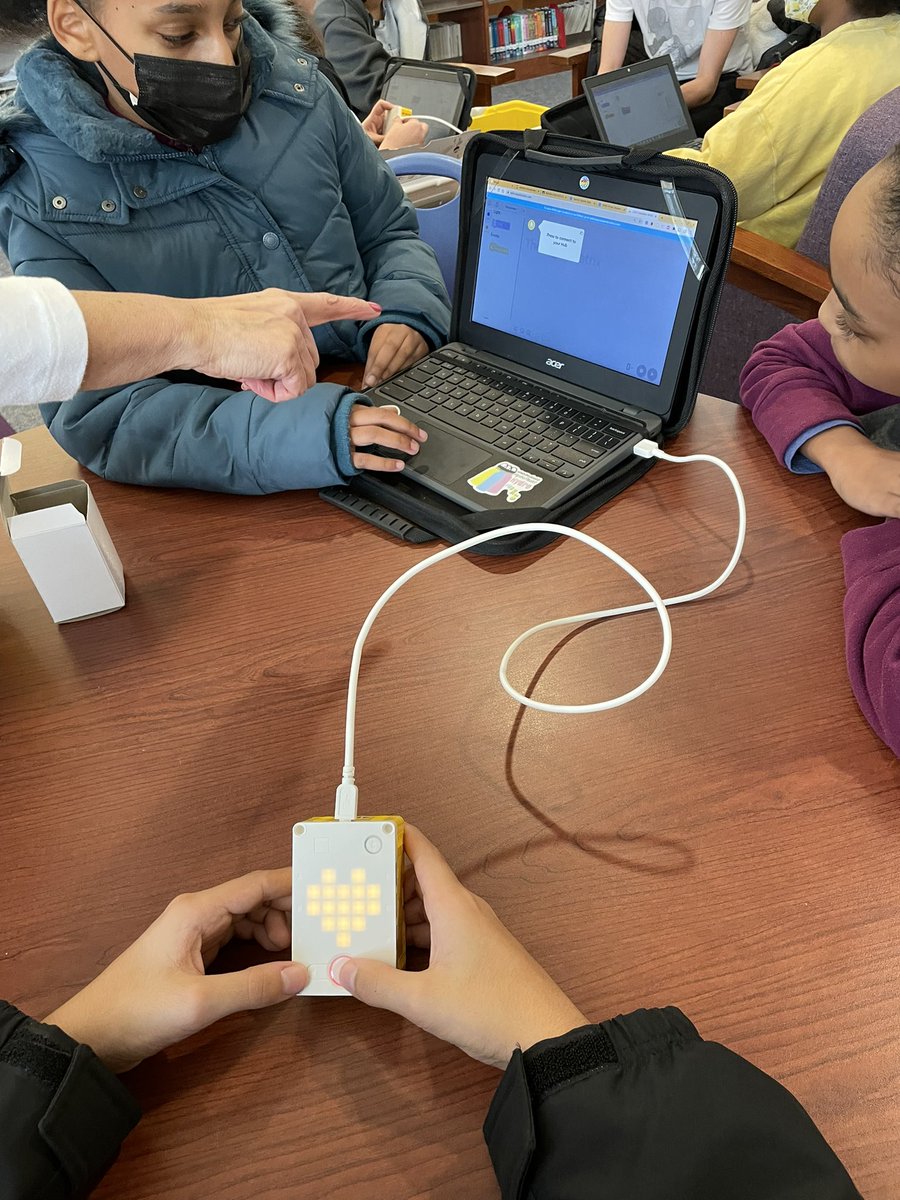 ScienceKurt's tweet photo. First meeting for our Robotics club was a success! We learned how to program motors and sensors. #stem #bmspride https://t.co/tWPMcjTba9