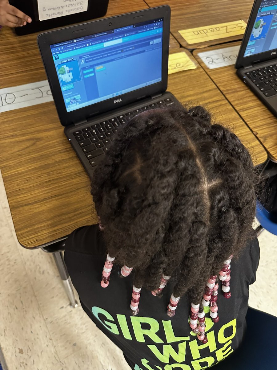 MissMirandaRamirez tweet media