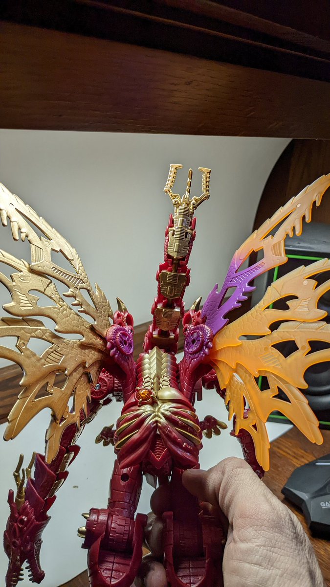 AllThingsTFv3's tweet photo. @SixoTF While I liked the original the new is great in its own right too. The original had a phenomenal beast mode. And the colors were close in most areas. But the new has articulation and better bot mode overall. Granted I'm also repainting mine... https://t.co/M4ibGDxWPP