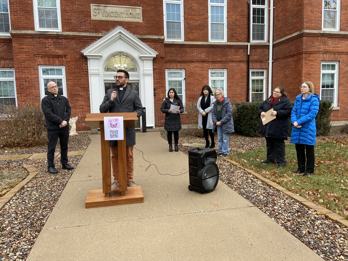 davenportdioc's tweet photo. TODAY: A DACA press conference was held at the chancery to urge our senators to create permanent protection for DACA recipients - whom are our neighbors, classmates, friends, and co-workers.
Sign here: https://t.co/hLYKLQCN1b
#DACA #dacadreamers #DACAmented https://t.co/lFFY59sUWP