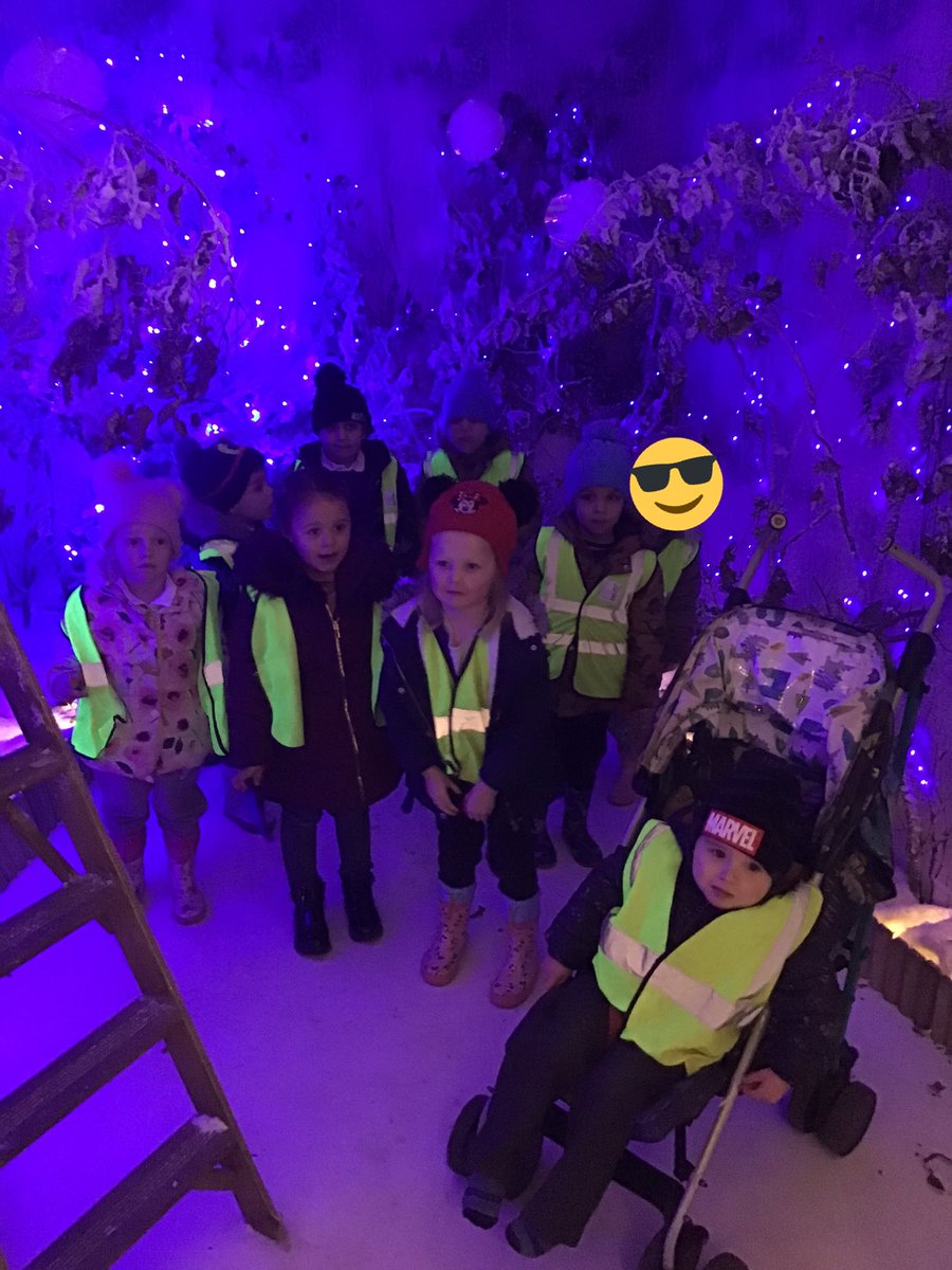 aspear_'s tweet photo. The children in early years have had a brilliant day visiting Santa! 🎄🎅🏼 @RowParkAcademy https://t.co/TekubgwC3Z
