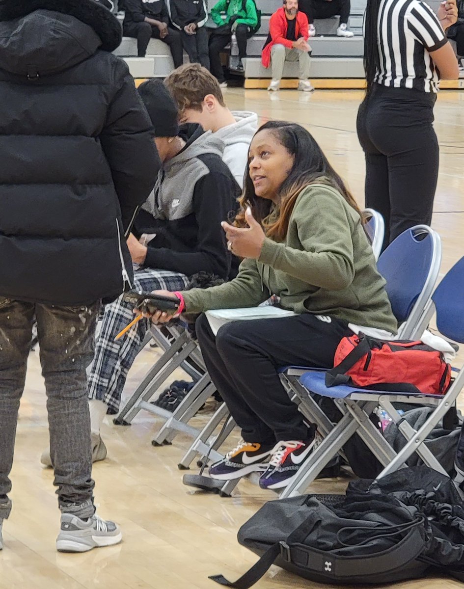 CghrMedia's tweet photo. 🏀 #CGHRMedia

@SheGotGame7 

📍 - @TheStJames 

Always great to catch up with #Family in this Basketball game....

@S3panthers &amp; @CapCityBallers Leadership was all #Grinding during #SheGotGameDC

Always #Reppin VA 

#VABallers

STAR
COACH E
TAJA 

#CarolinaGirlsHoopsReport https://t.co/gm1FMZiwKE