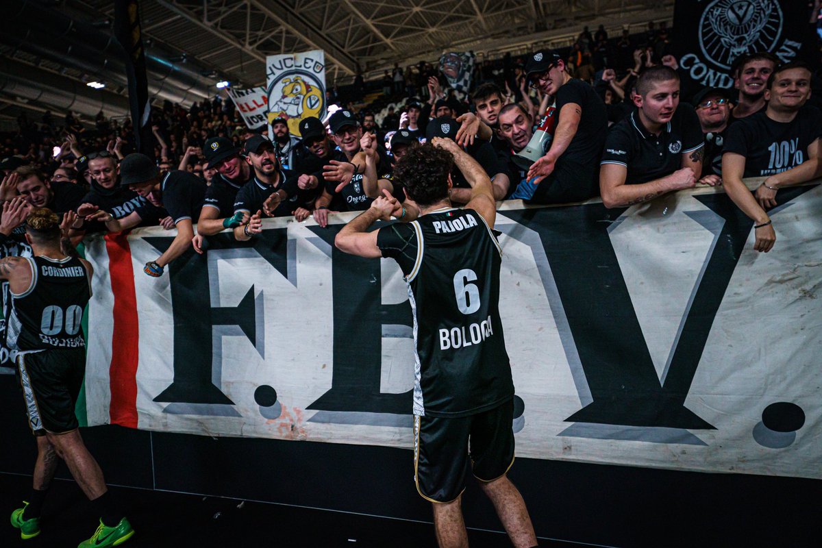 VirtusBo's tweet photo. Siete stati con noi ❤️
Ci vediamo venerdí, contiamo sempre su di voi❗️

Biglietti vs Maccabi 🎟️ https://t.co/XDtxUjfhQt

#AmoreInfinito #EveryGameMatters https://t.co/UTY9oIpgz1