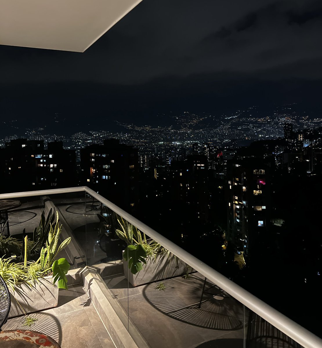 moving to Colombia solo was one of the best decisions i’ve ever made!

the people are extremely friendly, weather is amazing, food is incredible and the viewsss man