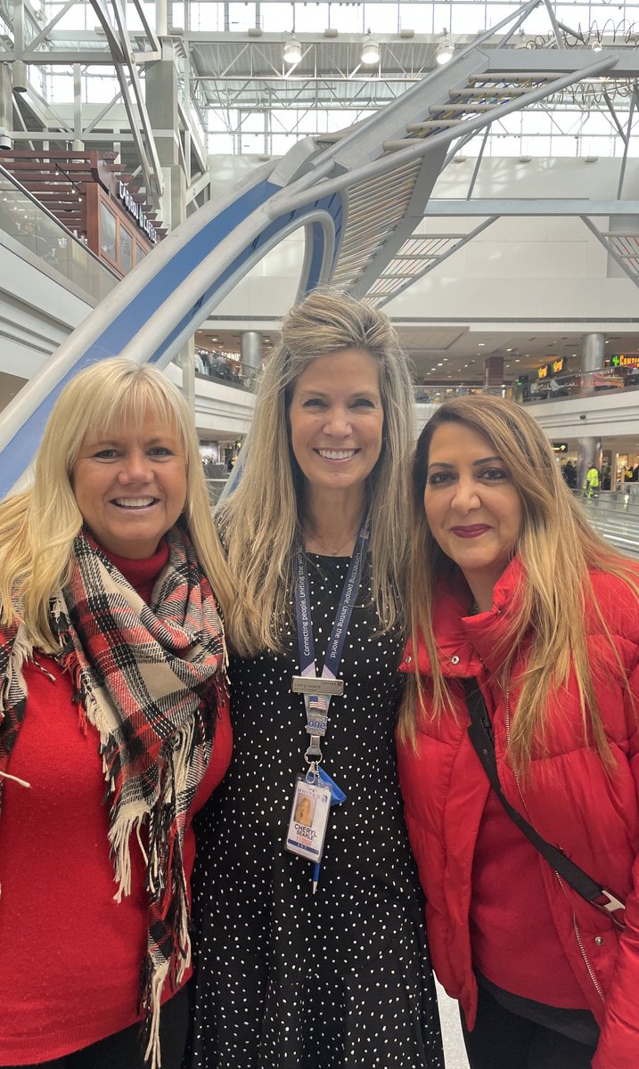 So fun to meet ⁦@Cheryl_Searle⁩ while in DEN after following her for so long! ⁦@weareunited⁩ ⁦@melanie_zoller⁩ #beingunited