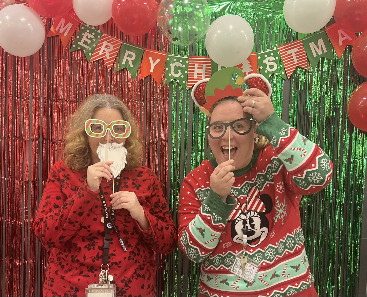 Loving our staff today! #teamchallenge <a href="/MemorialSTEM/">Memorial Elementary</a>