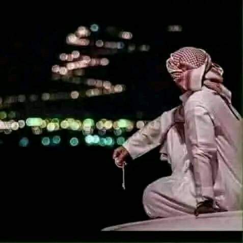 ياللي خذيت القلب مني وصديت
يا  كيف  تهجر  بالهوى  من  توده

انتَ طلبت القلب وانا لك اعطيت
يا اما  تصون  القلب  يا اما   ترده

ياما  على درب  الشقا  لك تعنيت
ضيعت  عمري  بين  روحه  ورده

كل ما لفاني منك  مرسول  لبيت
وانتَ  رسول  اشواق  قلبي ترده